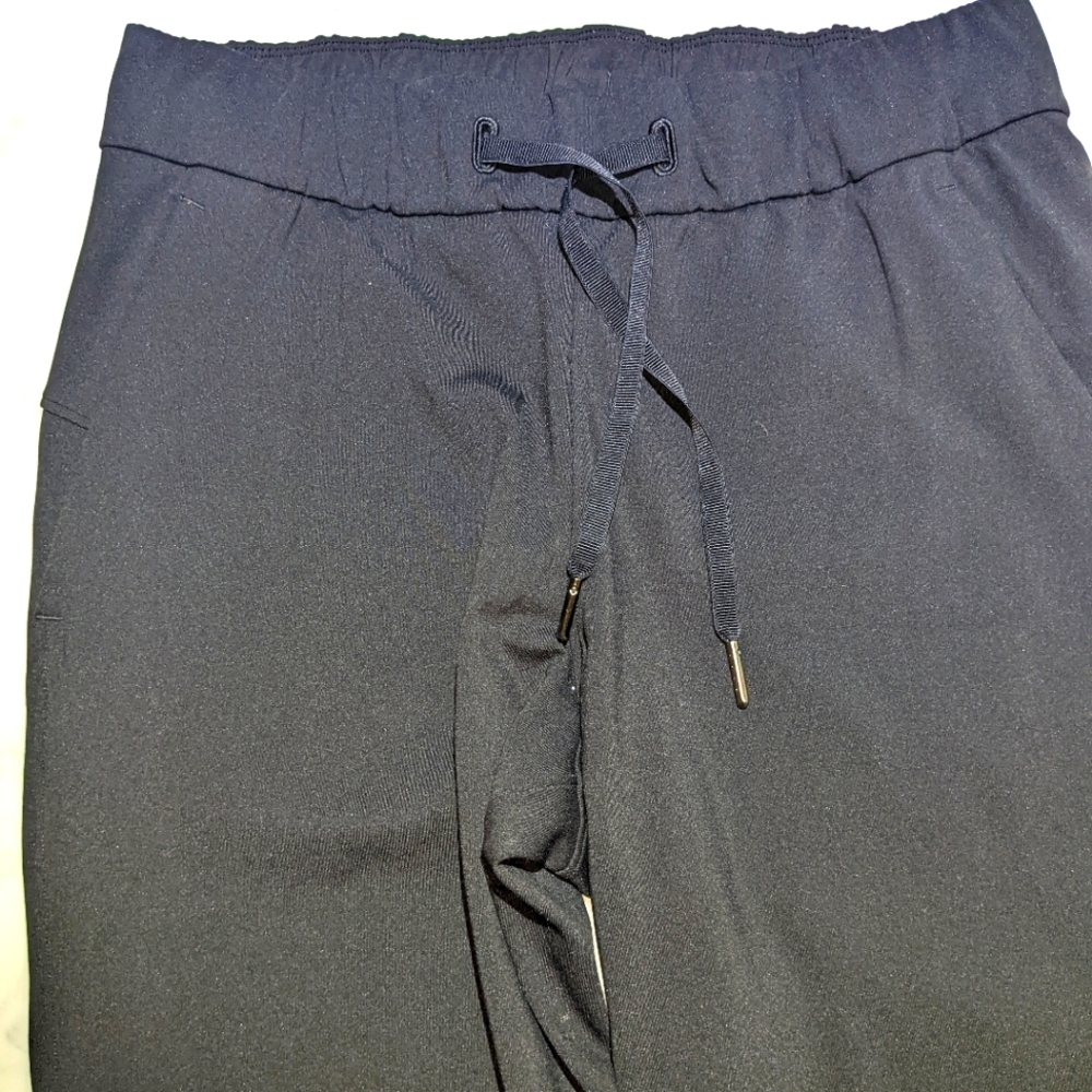 Lululemon On the Fly Jogger - Picture 2 of 7